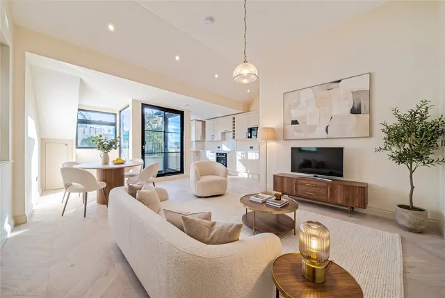 Gordon Road, London, W5, photo 1