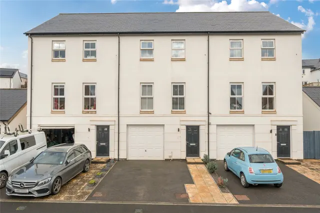 Tarka Way, Crediton, EX17