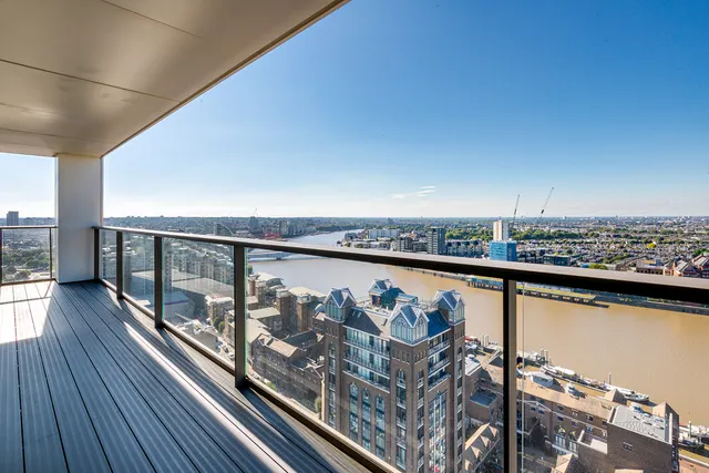 York Place, London, SW11, photo 1