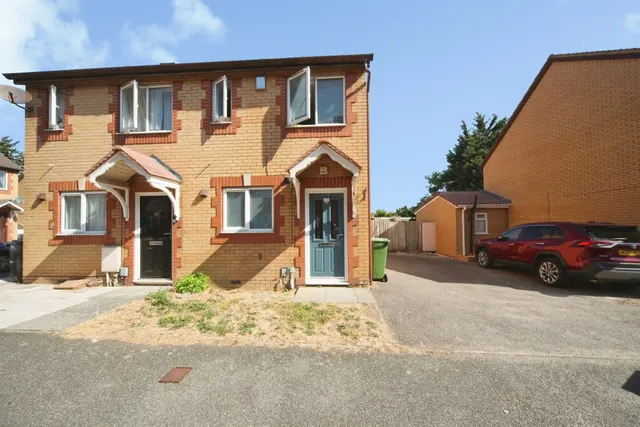 Simpson Close, Leagrave, Luton, photo 1