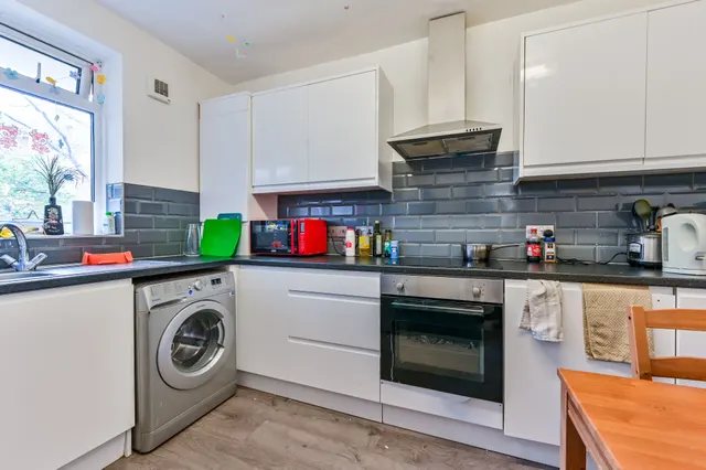5 Bridgeway Street, London, photo 1
