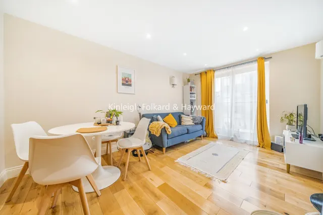 Mantle Road, London, SE4, photo 2