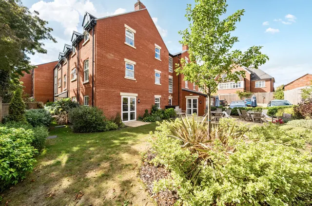 Water Lane, Towcester, Northamptonshire, NN12 6HR, photo 1
