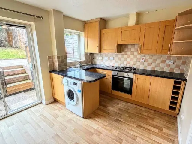 Holyhead Crescent, Tattenhoe, MK4, photo 2