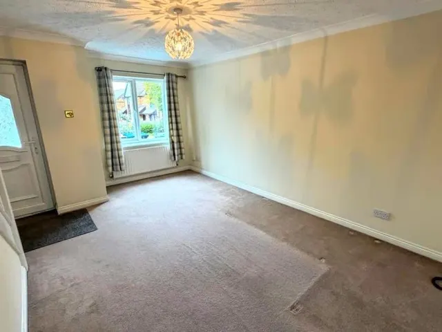 Holyhead Crescent, Tattenhoe, MK4, photo 3