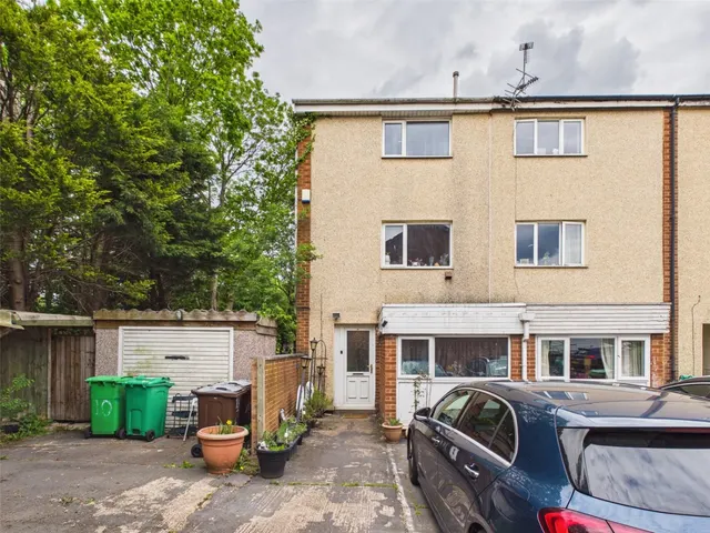 Todd Close, Nottingham, NG11, photo 1