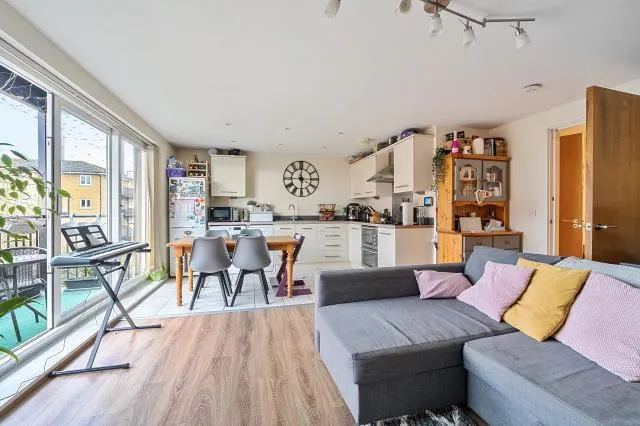 Tadros Court, High Wycombe, HP13, photo 2
