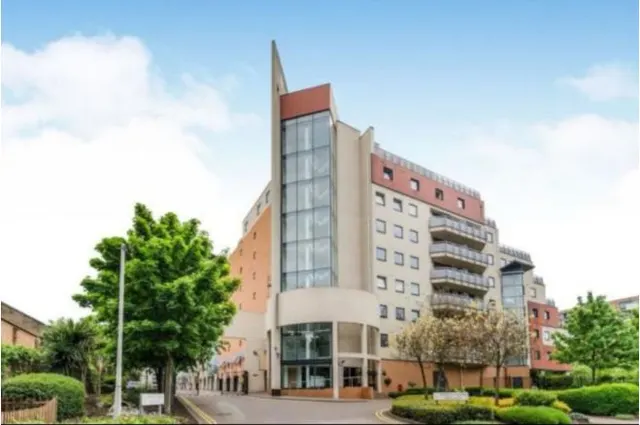 Wards Wharf Approach, London, E16, photo 1