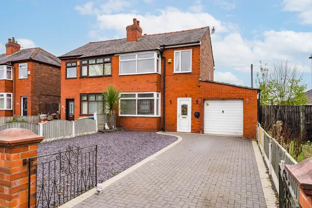 Atherton Road, Hindley Green, Wigan, Wigan, WN2 4QD, photo 1