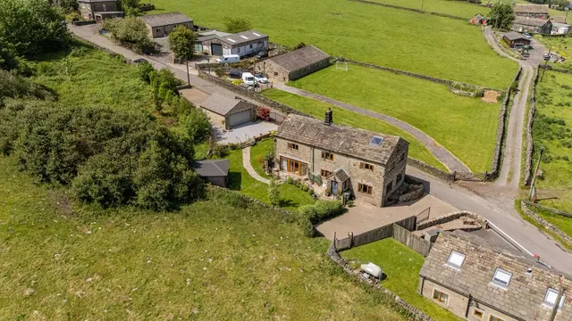 Ringstone Hill, Luddendenfoot, photo 1