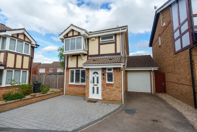 Andrews Way, Raunds, NN9, photo 1