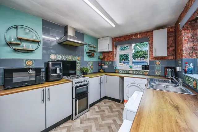 Rockwood Crescent, Hucknall, NG15, photo 2