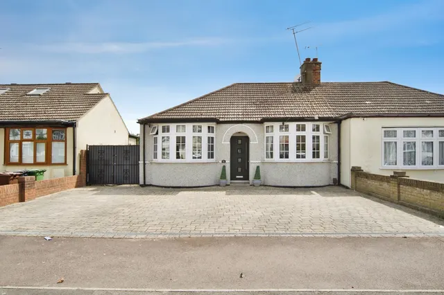 Lincoln Avenue, Romford, RM7, photo 1
