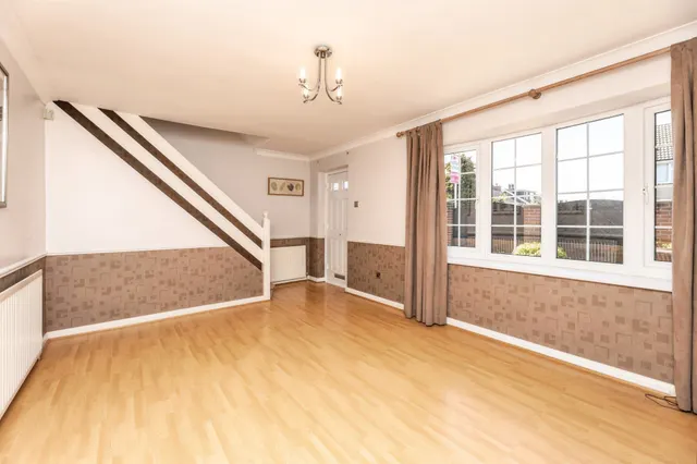Photo 3 — Northfield Drive, Pontefract