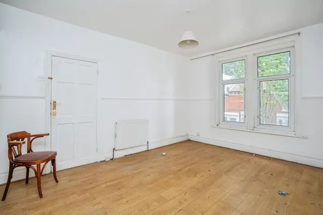 Photo 2 — Frensham Road, Southsea