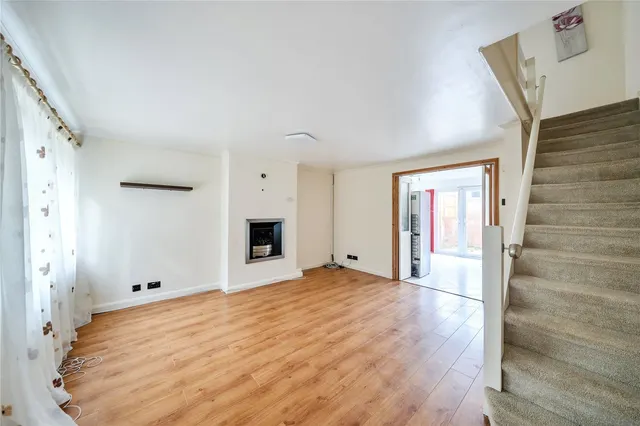 Photo 3 — Boxted Close, Luton, Bedfordshire, LU4