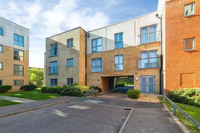 Admiral Drive, Stevenage, SG1, photo 1