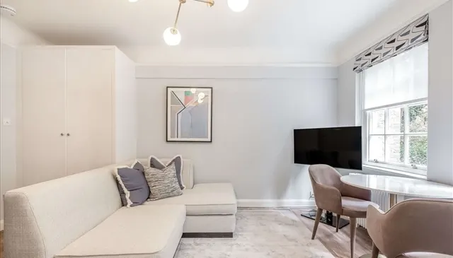 Photo 3 — Pelham Court, 145 Fulham Road, Chelse...