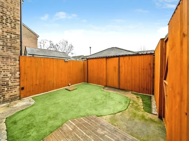 St. Andrews, Bracknell, RG12, photo 1