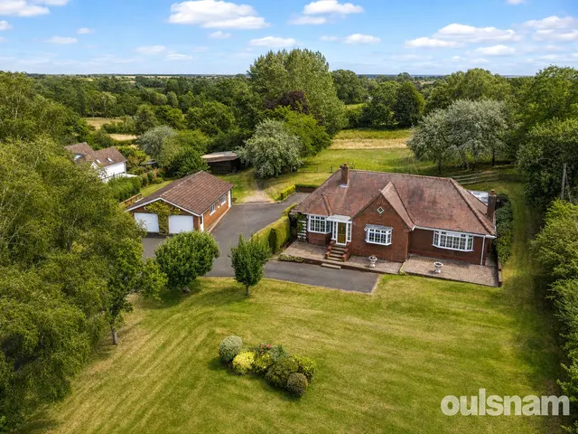 Victoria Road, Dodford, B61, photo 1