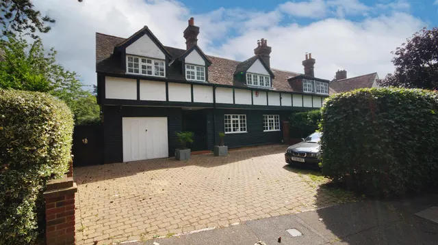 Photo 2 — Church Lane, Loughton
