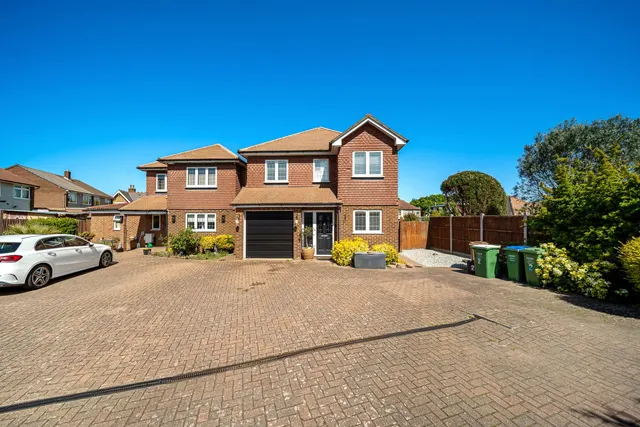 Bonham Close, Belvedere, DA17 5DZ, photo 1