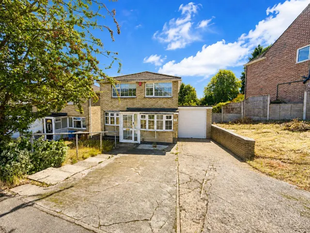 Hartland Drive, Derby, DE23, photo 1