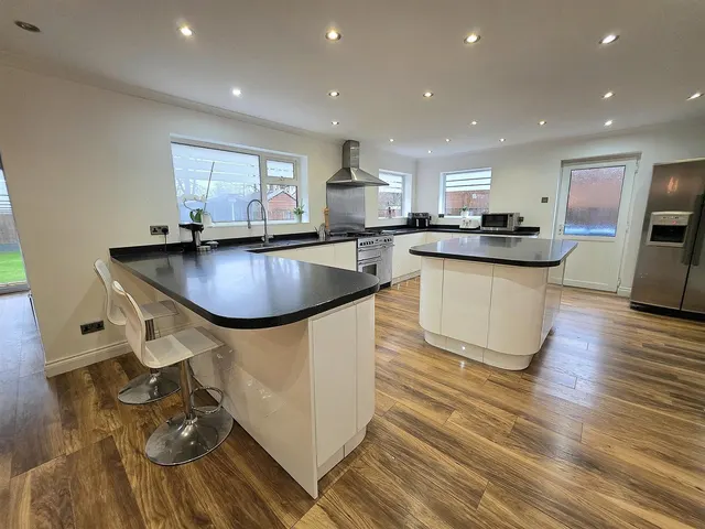 Gleneagles Road, Heald Green, photo 3