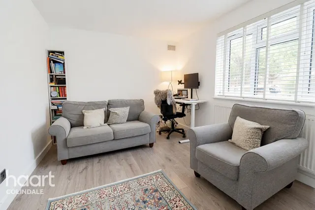 Booth Road, NW9, photo 2