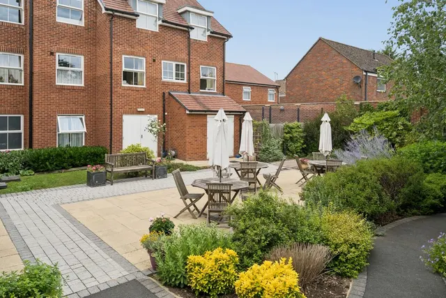 Photo 2 — Dean Street, Marlow SL7 3FH