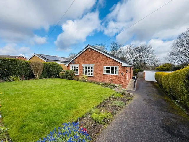 Cowdry Close, Thornhill Dewsbury, photo 1