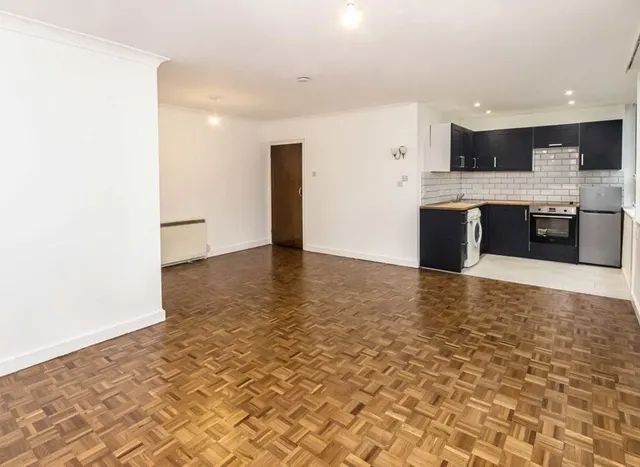 Photo 2 — Lovelace Road, Surbiton, KT6