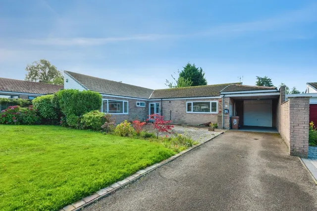 Eccleston Gardens, St. Helens, WA10, photo 1
