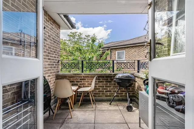 Photo 3 — Hertford Road, London, N1 4LR