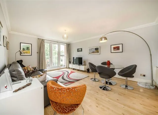Manor Road, Teddington, TW11, photo 2