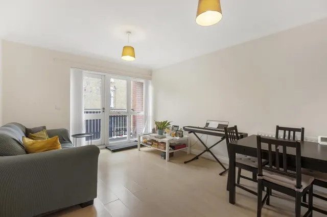Ferndale Road, Clapham, SW4, photo 2