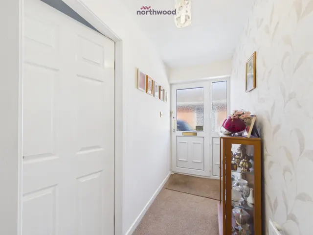 Mile Barn Road, Wrexham, LL13, photo 3