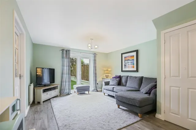 Photo 3 — Sycamore Way, Stewarton, Kilmarnock, East Ayrshire, KA3