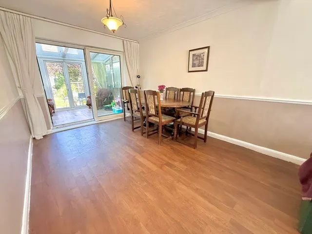 Photo 3 — Lime Avenue, Luton LU4 0EF