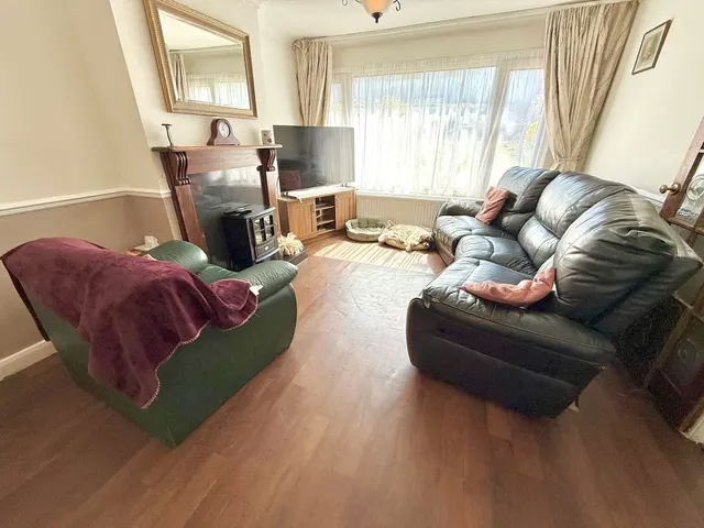 Photo 2 — Lime Avenue, Luton LU4 0EF