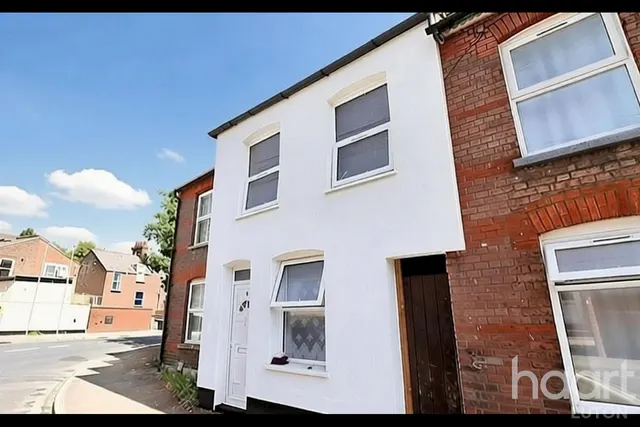 Tavistock Crescent, Luton, LU1, photo 1