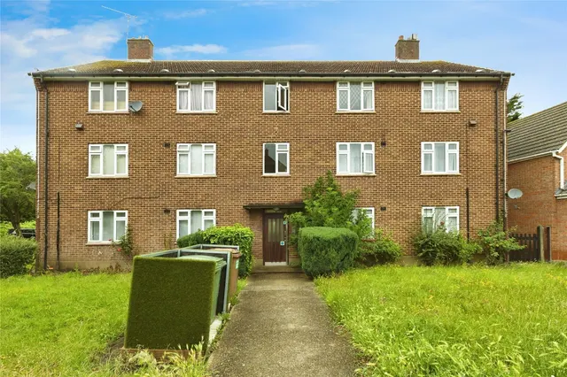 Claybury Broadway, Ilford, IG5, photo 1