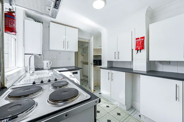 Photo 3 — 3 Bertrand Street, London