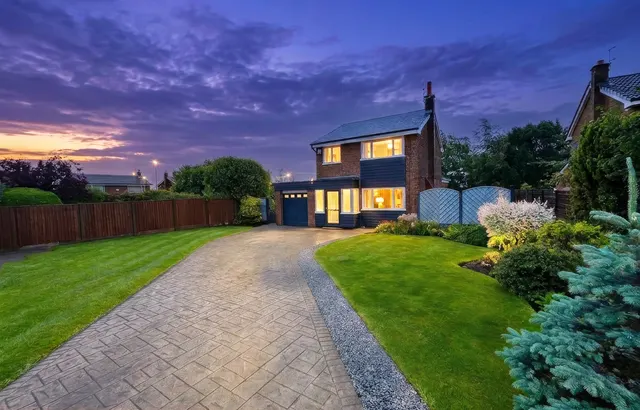 Ribbleton Close, Seddons Farm, Bury BL8 2TH, photo 1