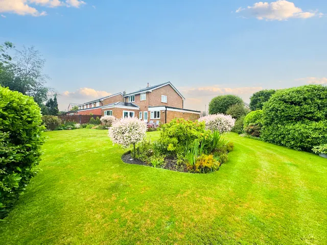 Photo 2 — Ribbleton Close, Seddons Farm, Bury BL8 2TH