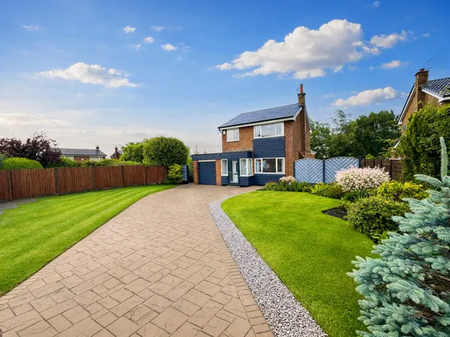 Ribbleton Close, Seddons Farm, BL8, photo 1