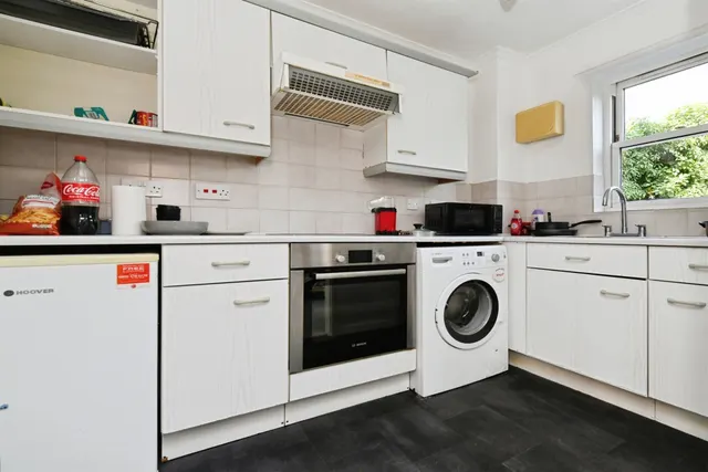 Photo 3 — Sandringham Place, Chelmsford