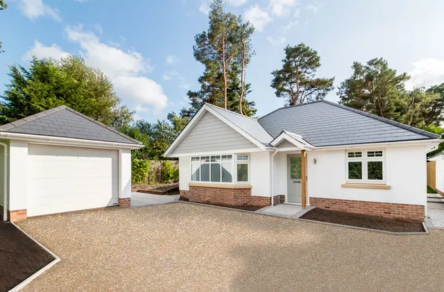 20B Bushmead Drive, Ashley Heath, Ringwood, BH24 2HU, photo 1
