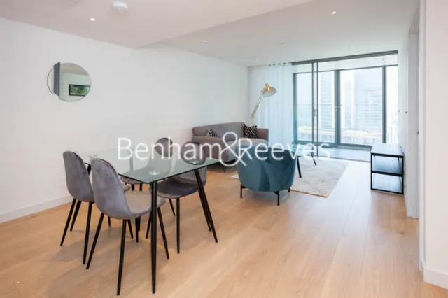 1 bedroom flat, Marsh Wall, Canary Wharf, E14