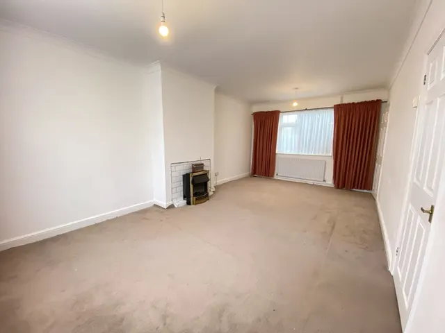 Photo 2 — Phillip Road, Newark, Notts